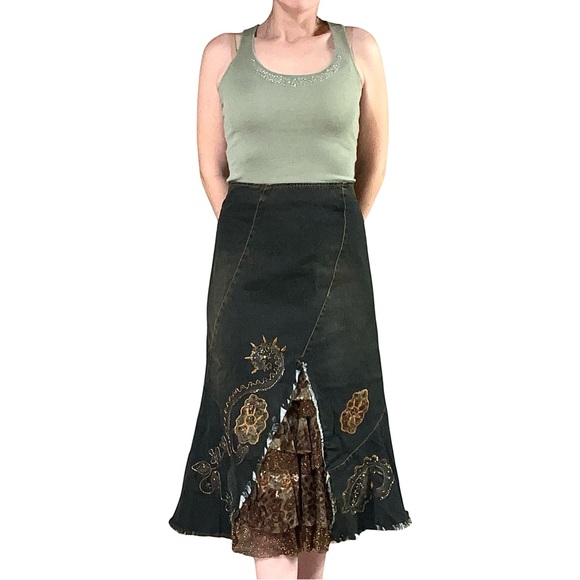 Chagall | Y2K High Waisted Green Tinted Denim Midi Skirt w/ Embroidery & Ruffles - Picture 2 of 8